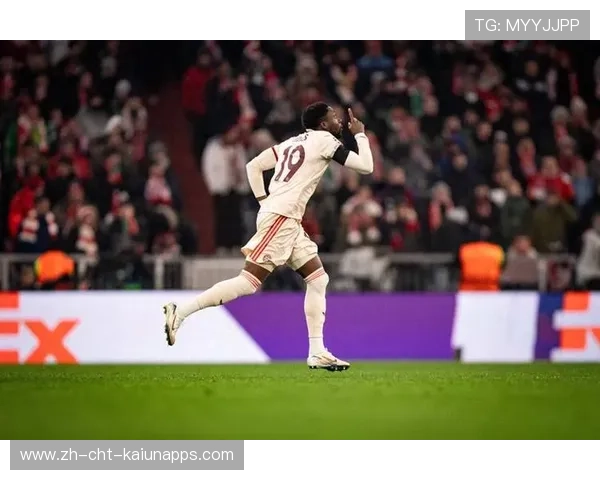 凯恩禁区抽射入网，拜仁无可阻挡